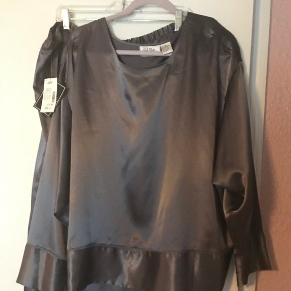 Silk 2 piece suit - Picture 1 of 1